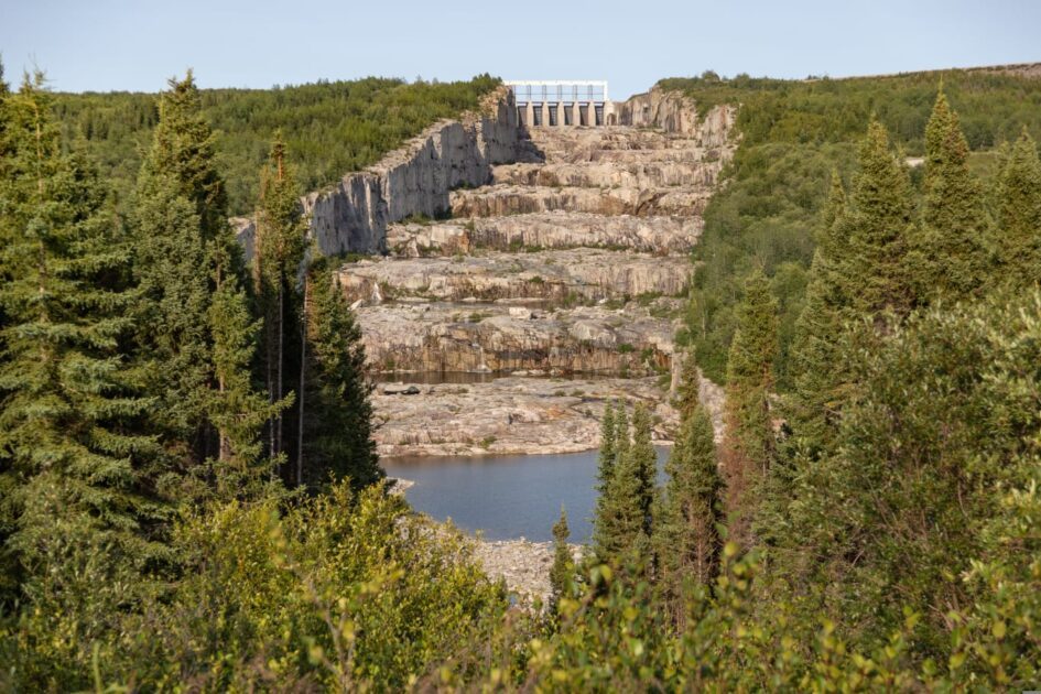 World’s Highest Dam Begins Power Generation in China, Setting New Engineering Record
